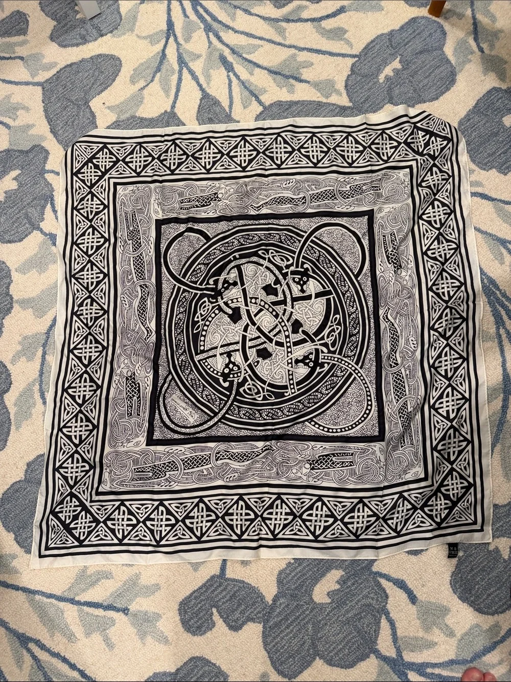 N/A 100% silk
